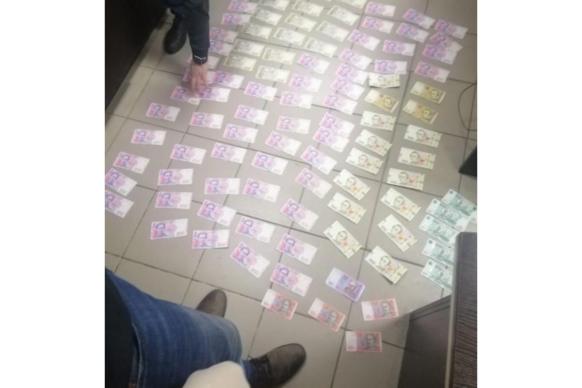 Посадових осіб Держпродспоживслужби викрито під час одержання неправомірної вигоди Посадових осіб Держпродспоживслужби викрито під час одержання неправомірної вигоди