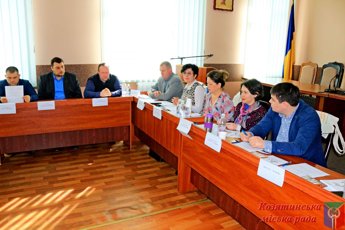 У Козятині обговорили актуальні проблеми забезпечення тимчасовим житлом внутрішньо переміщених осіб У Козятині обговорили актуальні проблеми забезпечення тимчасовим житлом внутрішньо переміщених осіб