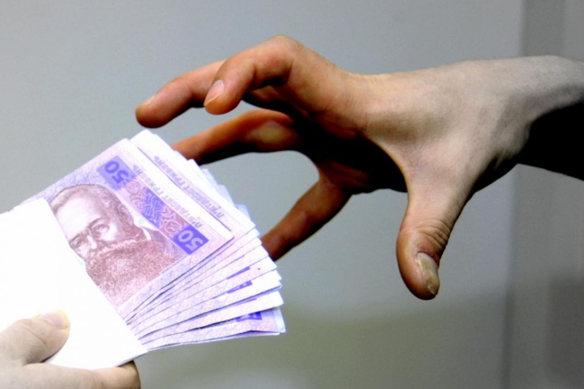 Поліціянт із Кам’янського, якого затримали за хабарництво! Поліціянт із Кам’янського, якого затримали за хабарництво!