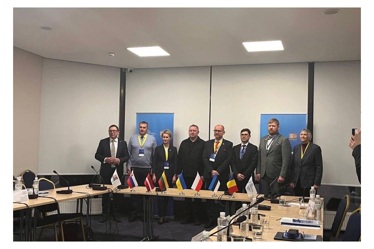 Пpокурори країн-членів спільної слідчої групи підписали угоду про запуск Центру розслідування злочинів РФ, – Офіс генерального прокурора України Пpокурори країн-членів спільної слідчої групи підписали угоду про запуск Центру розслідування злочинів РФ, – Офіс генерального прокурора України