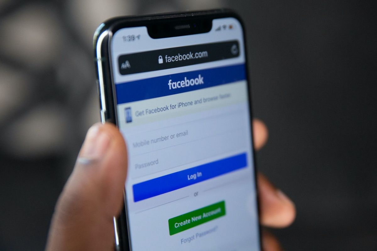 Російське вторгнення в Україну : У Facebook відреагували на приховування хештегів #Bucha і #BuchaMassacre Російське вторгнення в Україну : У Facebook відреагували на приховування хештегів #Bucha і #BuchaMassacre