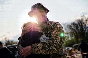 Російське вторгнення в Україну : Мир у нас знову буде. Ми його відновимо.  Російське вторгнення в Україну : Мир у нас знову буде. Ми його відновимо.