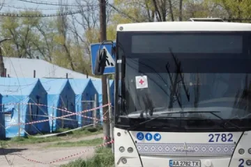 ​Російське вторгнення в Україну : ООН і Червоний Хрест направили черговий гумконвой для евакуації із «Азовсталі»