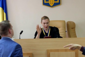 Суддя Віта Бортницька яка потрапила до «Миротворця» за «фабрикацію справ» продовжує знущатися над судовою системою України Суддя Віта Бортницька яка потрапила до «Миротворця» за «фабрикацію справ» продовжує знущатися над судовою системою України
