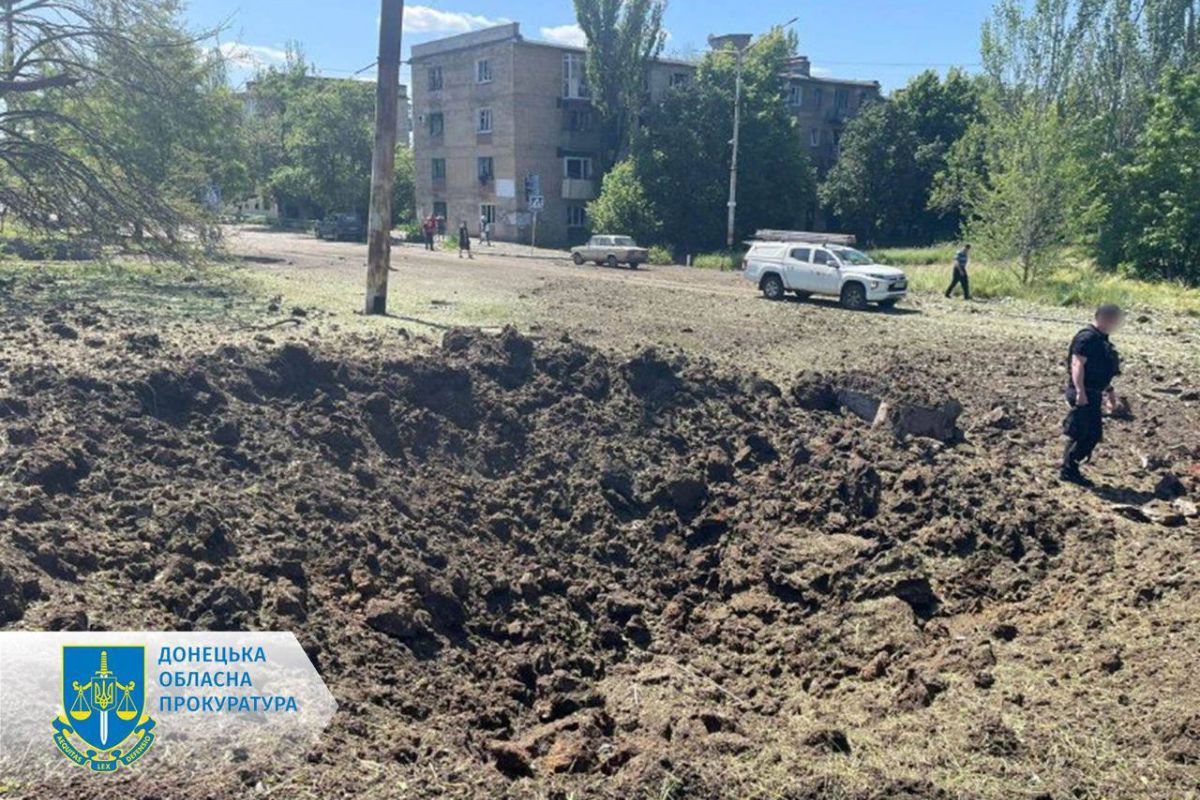 російські війська скинули авіабомби на центр Торецька російські війська скинули авіабомби на центр Торецька