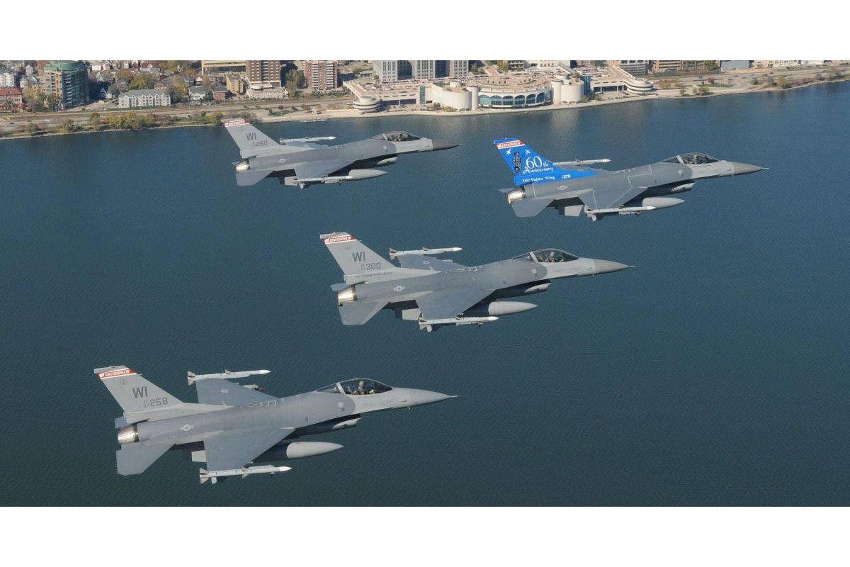 Українських пілотів для навчання на F-16 надсилатимуть групами, вже є перший список, — речник Повітряних сил ЗСУ Юрій Ігнат Українських пілотів для навчання на F-16 надсилатимуть групами, вже є перший список, — речник Повітряних сил ЗСУ Юрій Ігнат