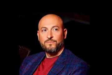 Представитель «семьи» и пособник оккупантов Владимир Ковтун продолжает мародерствовать на таможне во время войны Представитель «семьи» и пособник оккупантов Владимир Ковтун продолжает мародерствовать на таможне во время войны