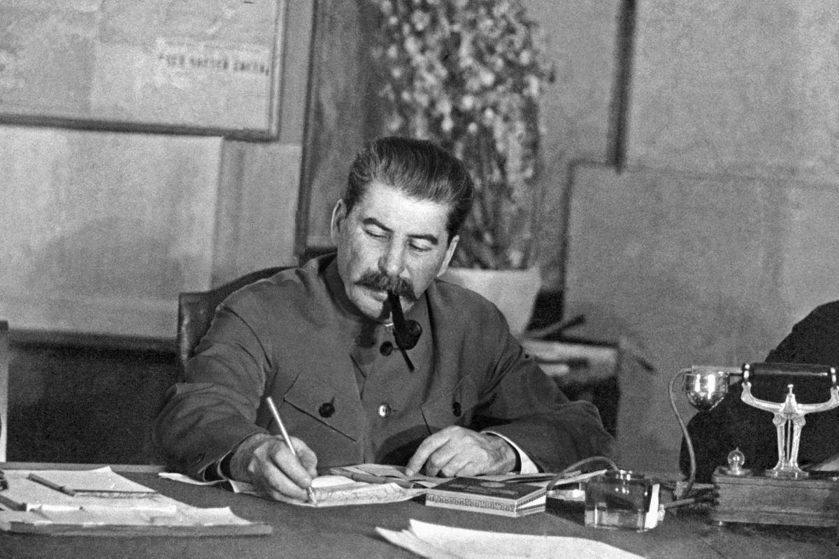 МЗС закликало міжнародну спільноту звернути увагу на реабілітацію Сталіна в РФ МЗС закликало міжнародну спільноту звернути увагу на реабілітацію Сталіна в РФ