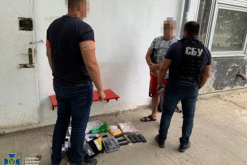 У Києві СБУ блокувала діяльність угруповання торгівців зброєю У Києві СБУ блокувала діяльність угруповання торгівців зброєю