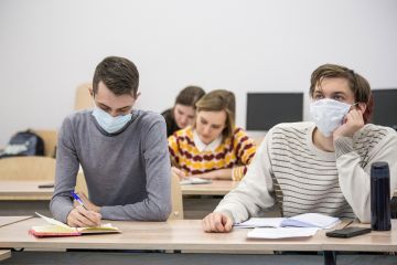 Студенти ДНУ перейшли в режим змішаного навчання Студенти ДНУ перейшли в режим змішаного навчання