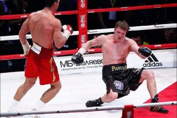 Тріумф в Москві: 8 років тому Володимир Кличко побив Повєткіна Тріумф в Москві: 8 років тому Володимир Кличко побив Повєткіна