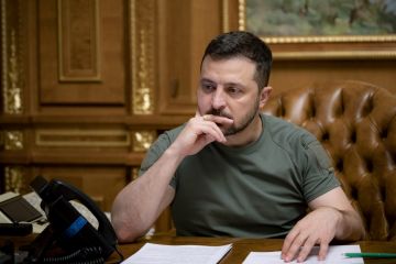 Володимир Зеленський провів телефонну розмову з Джозефом Байденом Володимир Зеленський провів телефонну розмову з Джозефом Байденом