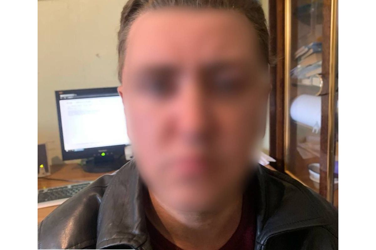 Батькові, який «виховував» малолітнього сина ременем і гумовими капцями, загрожує до 5 років за ґратами Батькові, який «виховував» малолітнього сина ременем і гумовими капцями, загрожує до 5 років за ґратами