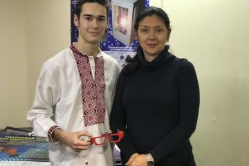 Петровський Олександр Володимирович: Підтримка юного й талановитого винахідника 15-річного юнака, винахідника Ігоря Шибко переможця багатьох конкурсів Петровський Олександр Володимирович: Підтримка юного й талановитого винахідника 15-річного юнака, винахідника Ігоря Шибко переможця багатьох конкурсів