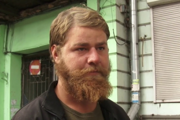 У Одесі з даху будинку стрибнув художник: свідки не встигли його врятувати  У Одесі з даху будинку стрибнув художник: свідки не встигли його врятувати