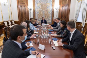 Андрей Ермак обсудил с послами G7 и ЕС ситуацию с безопасностью у границ Украины, мирный процесс по Донбассу, закон о деолигархизации и ход реформ Андрей Ермак обсудил с послами G7 и ЕС ситуацию с безопасностью у границ Украины, мирный процесс по Донбассу, закон о деолигархизации и ход реформ