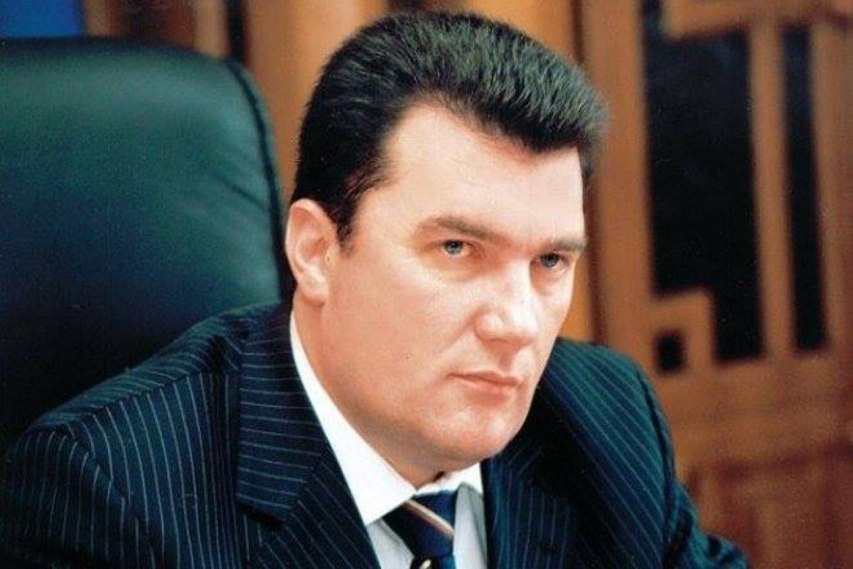 “5 тисяч гривень!” Такою була заробітна плата у працівників на каналах Медведчука “5 тисяч гривень!” Такою була заробітна плата у працівників на каналах Медведчука