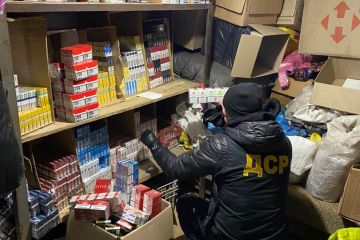 На Донеччині викрито осіб, які збували контрафактні цигарки у Краматорську і Костянтинівці на 1,4 млн грн (ФОТО) На Донеччині викрито осіб, які збували контрафактні цигарки у Краматорську і Костянтинівці на 1,4 млн грн (ФОТО)