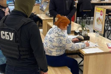 У Києві адвокат вимагала 10 тисяч доларів у підозрюваного У Києві адвокат вимагала 10 тисяч доларів у підозрюваного