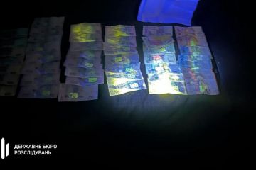 Пів мільйона щомісяця: на Львівській митниці викрили схему тотальних поборів з підприємців Пів мільйона щомісяця: на Львівській митниці викрили схему тотальних поборів з підприємців