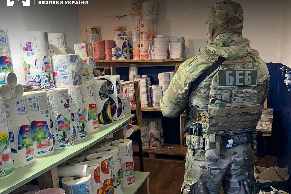 БЕБ скерувало до суду обвинувальний акт щодо організованої групи за підробку відомого бренду побутової хімії БЕБ скерувало до суду обвинувальний акт щодо організованої групи за підробку відомого бренду побутової хімії