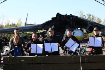 Російське вторгнення в Україну : Міністри внутрішніх справ України, Польщі, Литви, Латвії та Естонії підписали декларацію про посилення та розвиток співробітництва Російське вторгнення в Україну : Міністри внутрішніх справ України, Польщі, Литви, Латвії та Естонії підписали декларацію про посилення та розвиток співробітництва