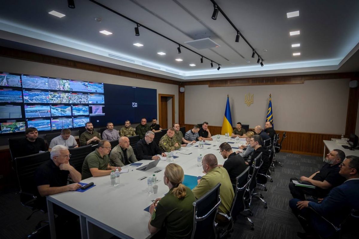 У Дніпро через підрив ГЕС потрапило 150 тонн машинного масла У Дніпро через підрив ГЕС потрапило 150 тонн машинного масла