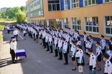 ДЮІ: Перший випуск курсантів інституту-переселенця ДЮІ: Перший випуск курсантів інституту-переселенця