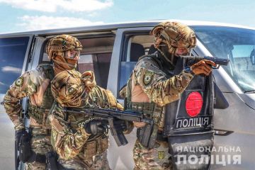 КОРД відпрацював тактику дій при затриманні злочинців, які використовують авто КОРД відпрацював тактику дій при затриманні злочинців, які використовують авто