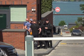 СБУ та податкова поліція провели обшуки у Геннадія Корбана  СБУ та податкова поліція провели обшуки у Геннадія Корбана