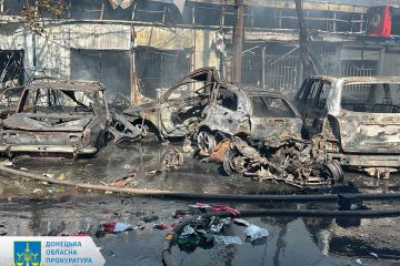 Росіяни вбили на ринку у Костянтинівці 16 людей та 31 поранили – розпочато розслідування (ФОТО) Росіяни вбили на ринку у Костянтинівці 16 людей та 31 поранили – розпочато розслідування (ФОТО)