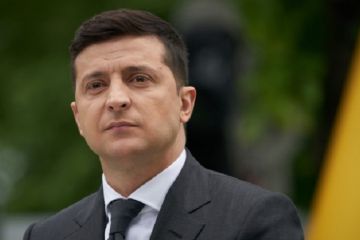 Володимир Зеленський звільнив трьох губернаторів Володимир Зеленський звільнив трьох губернаторів