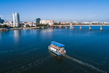 У Дніпрі на лаві підсудних опинились директор КП міськради та підприємець, які вкрали понад мільйон гривень на річкових перевезеннях У Дніпрі на лаві підсудних опинились директор КП міськради та підприємець, які вкрали понад мільйон гривень на річкових перевезеннях