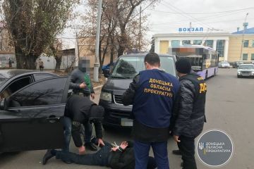 Без альтернативи внесення застави: за апеляційного реагування прокуратури 2 громадян Вірменії, які вимагали 65 000 грн, взято під варту  Без альтернативи внесення застави: за апеляційного реагування прокуратури 2 громадян Вірменії, які вимагали 65 000 грн, взято під варту