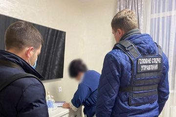 Слідчі Нацполіції повідомили про підозру колишній посадовиці у привласненні понад пів мільйона гривень Слідчі Нацполіції повідомили про підозру колишній посадовиці у привласненні понад пів мільйона гривень