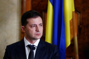 Президент України Володимир Зеленський провів телефонну розмову з Державним секретарем США Президент України Володимир Зеленський провів телефонну розмову з Державним секретарем США
