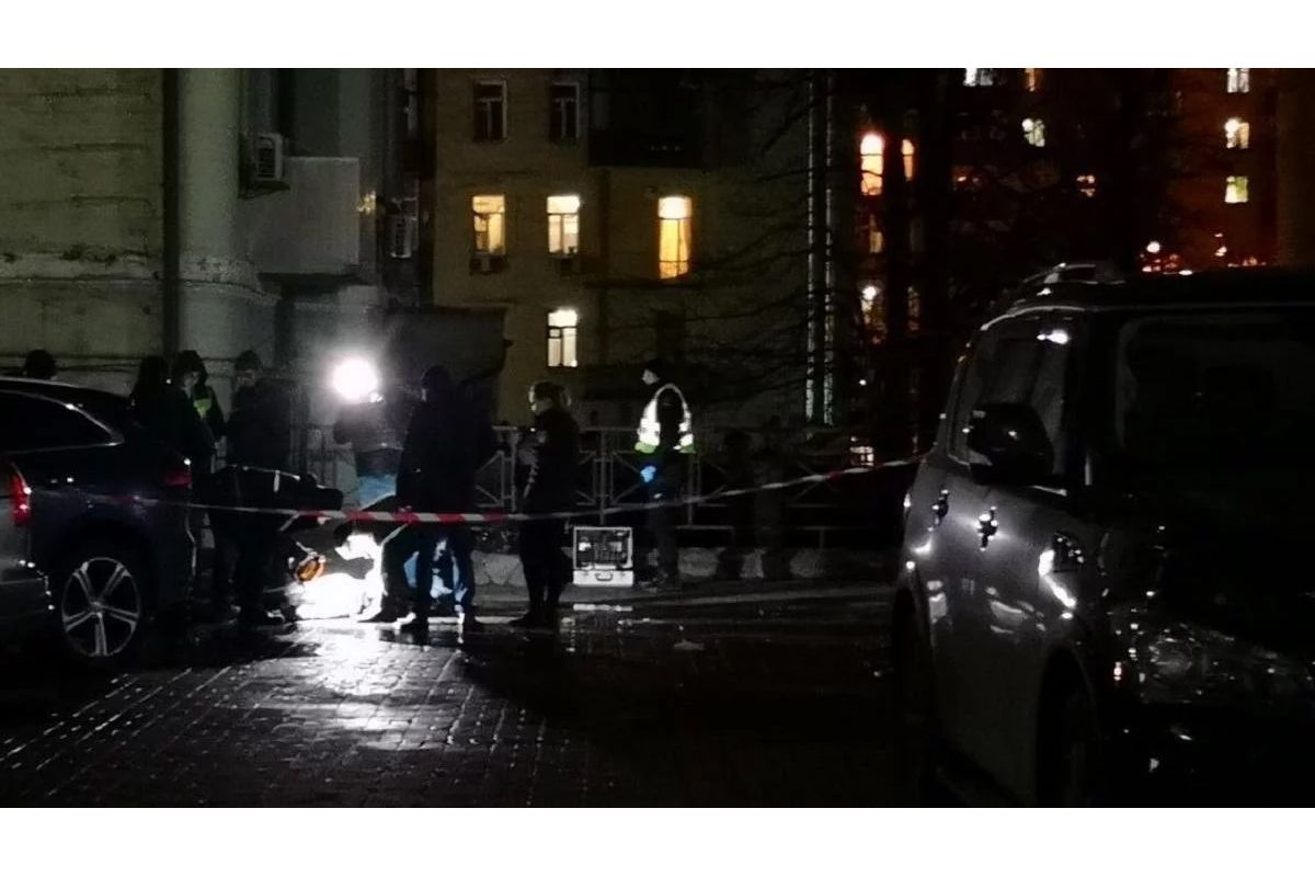 У центрі Києва невідомий застрелив чоловіка і втік У центрі Києва невідомий застрелив чоловіка і втік
