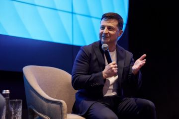 Владимир Зеленский встретился с представителями IT-индустрии в преддверии Diia Summit и запуска «Дія City» Владимир Зеленский встретился с представителями IT-индустрии в преддверии Diia Summit и запуска «Дія City»