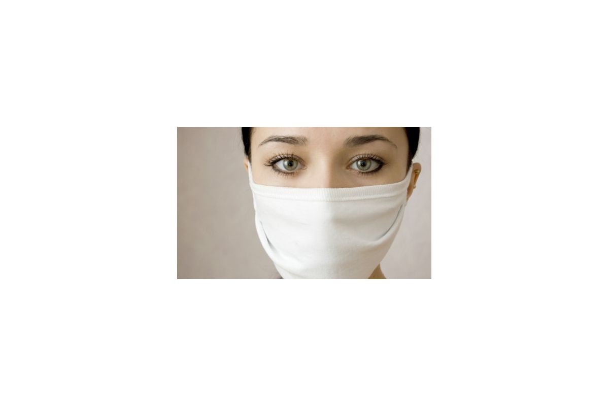 Вчені: коронавірус може зберігатися на масках до тижня Вчені: коронавірус може зберігатися на масках до тижня