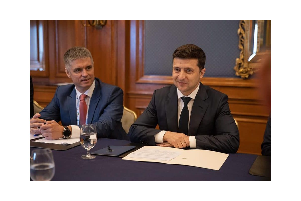 Президент України Володимир Зеленський заявив, що карантинні обмеження дають результати Президент України Володимир Зеленський заявив, що карантинні обмеження дають результати