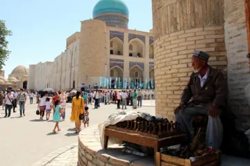 ​Уряд Узбекистану закликав громадян вести щоденники через пандемію