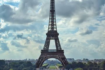 У Франції від коронавірусу за добу померли 833 особи У Франції від коронавірусу за добу померли 833 особи