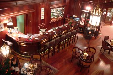 Через карантин в Україні зменшився прибуток ресторанів та кафе Через карантин в Україні зменшився прибуток ресторанів та кафе