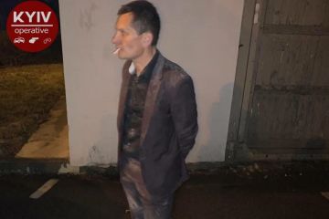 В Киеве пьяный экс-депутат мэрии сжег авто супруги и поджег квартиру В Киеве пьяный экс-депутат мэрии сжег авто супруги и поджег квартиру
