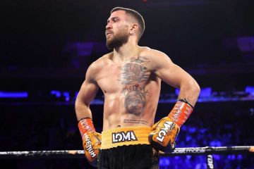 Букмекери назвали фаворита бою за титул "абсолюту" Ломаченко - Хейні Букмекери назвали фаворита бою за титул "абсолюту" Ломаченко - Хейні