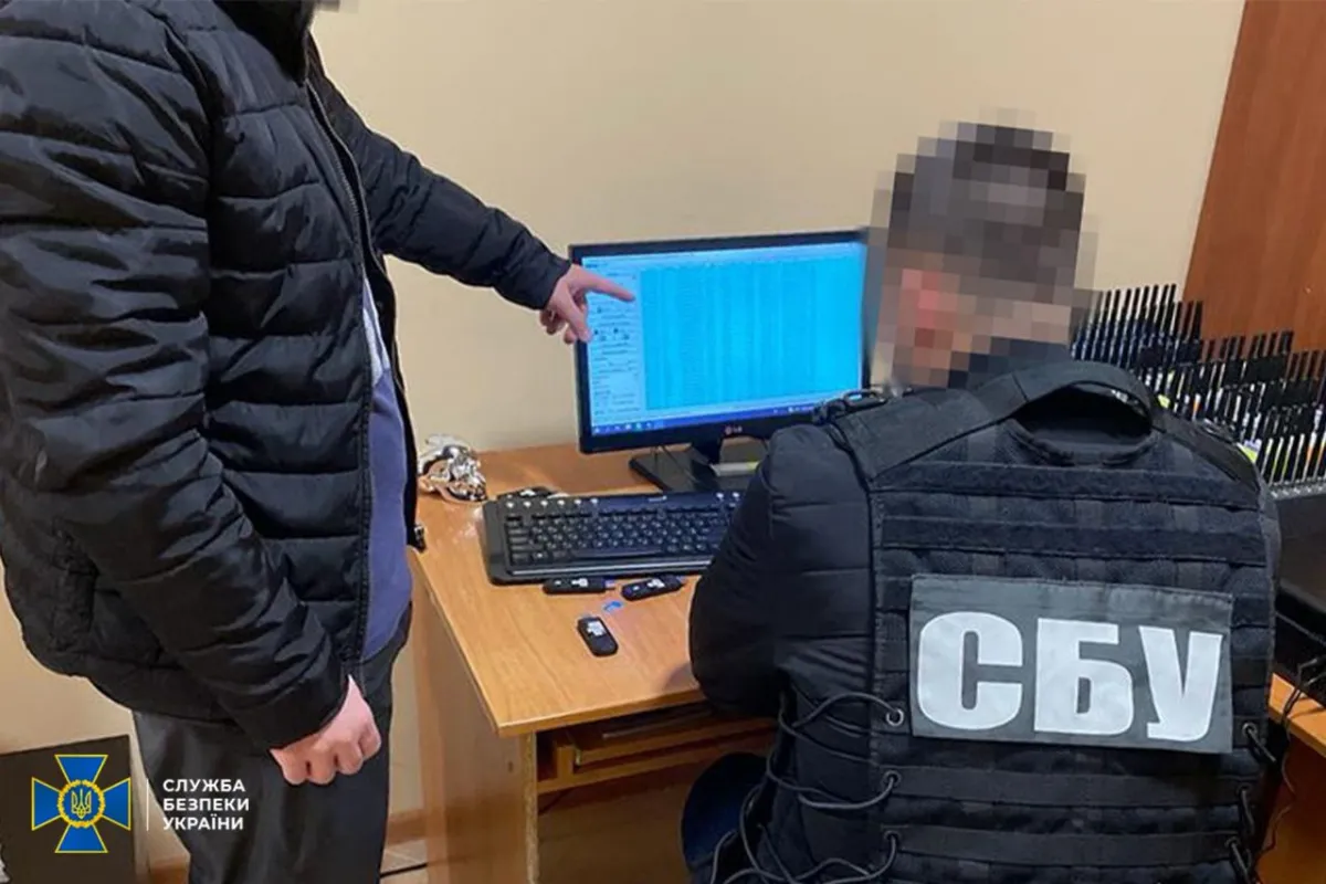 СБУ ліквідувала у Кропивницькому ботоферму, яка створила понад 3 тисячі фейкових акаунтів для інформдиверсій проти України