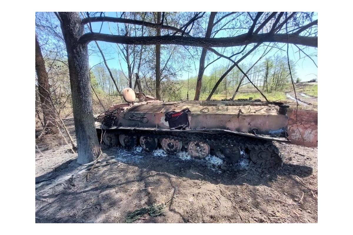 Російське вторгнення в Україну : Тероборона нищить ворожі «мотолиги» та танки на Харківщині Російське вторгнення в Україну : Тероборона нищить ворожі «мотолиги» та танки на Харківщині