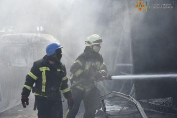 Російське вторгнення в Україну : Ліквідовано пожежу, що виникла внаслідок ракетного обстрілу по Одесі Російське вторгнення в Україну : Ліквідовано пожежу, що виникла внаслідок ракетного обстрілу по Одесі