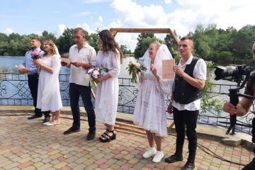 3 пари байкерів одружились на мотофесті "Тарасова гора"	 3 пари байкерів одружились на мотофесті "Тарасова гора"