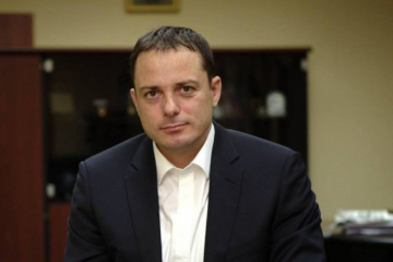 Мэр Каменского Андрей Белоусов оформил на свою жену местный завод железобетонных изделий Мэр Каменского Андрей Белоусов оформил на свою жену местный завод железобетонных изделий